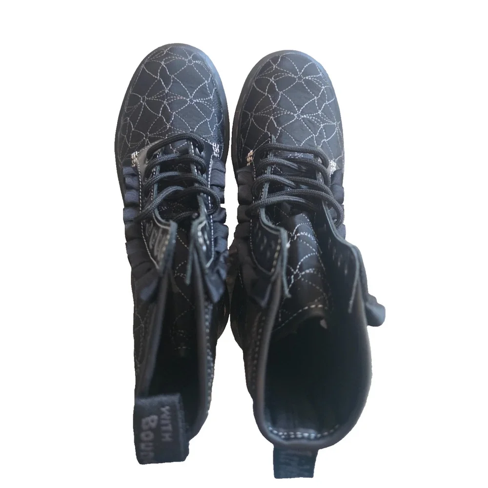 Dr. Martens 1460 Frill Lace-Up Boots Women's 7 Black Ribbon Quilted 8 Eye NWOB